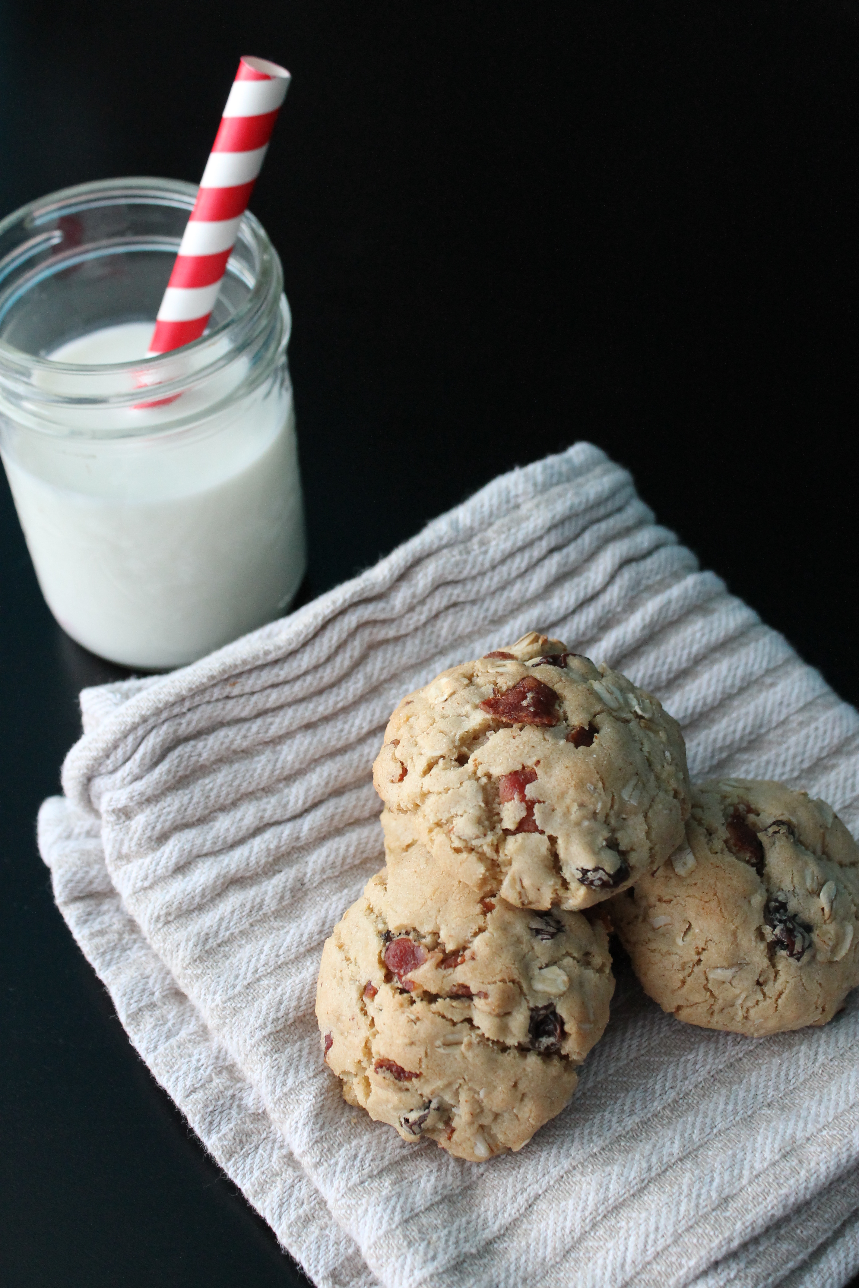 Oatmeal Raisin Bacon Cookies